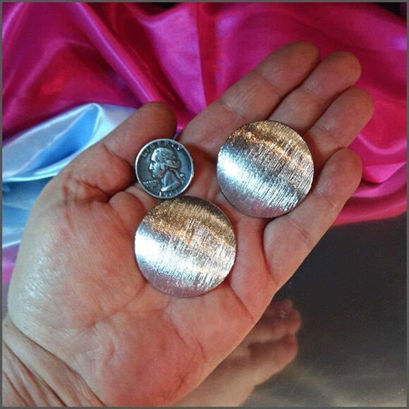 1950s CORO Pegasus Big Etched Silver Button Clip Earrings 17065 - Picture 5 of 6